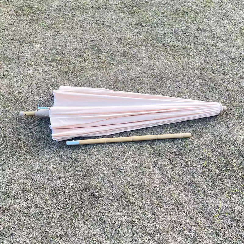 2,8M kézzel hajlított táj esernyő