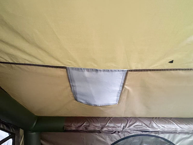 Kis méretű katonai zöld felfújható kempingsátor Kis méretű katonai zöld felfújható kempingsátor